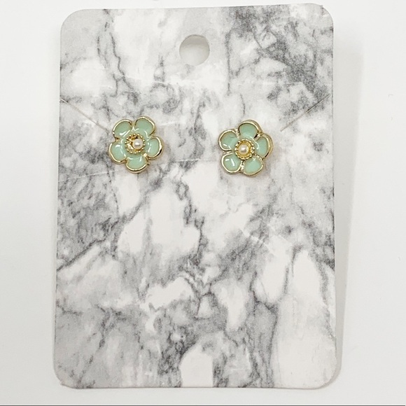 NEW Jade And Gold Tone Floral Acrylic Earrings - Picture 1 of 8
